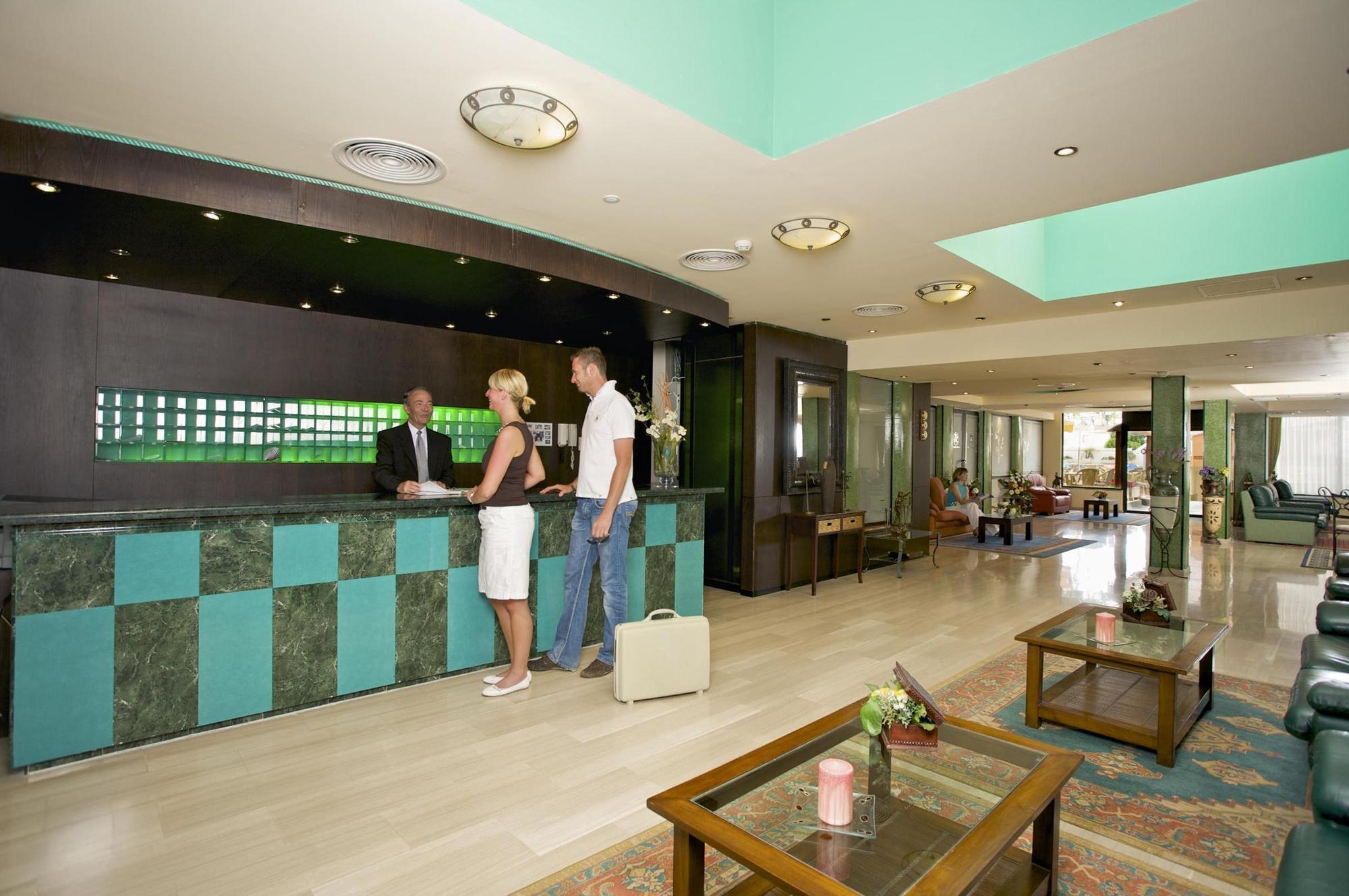 Y Paguera Apartahotel Peguera