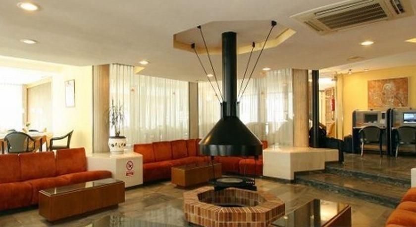Flora Apartahotel