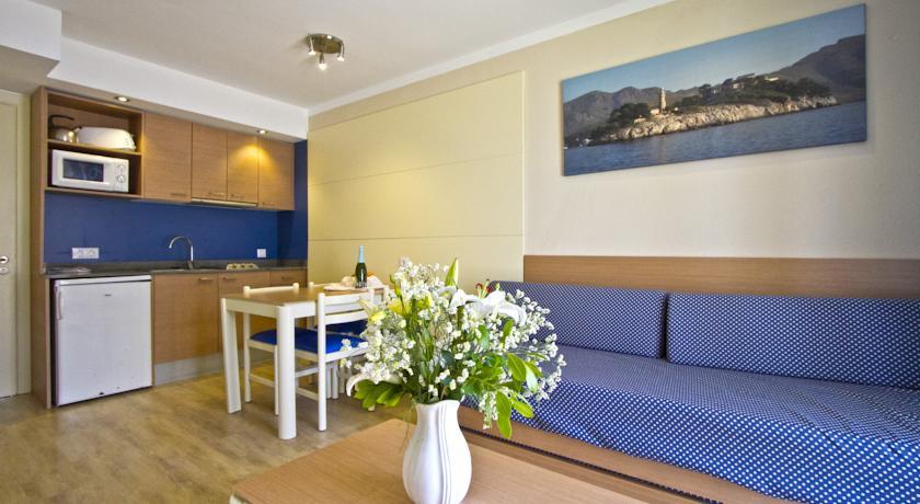 Flora Apartahotel 3*