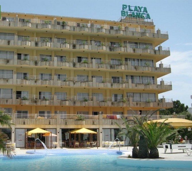 Bj Playa Blanca Hotel 2*
