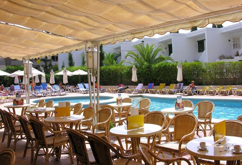 O7 Alondra Hotel