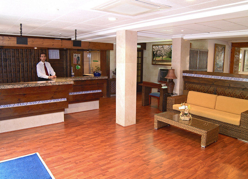 Flor Almendros Hotel