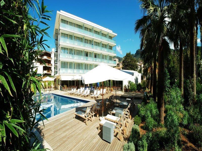 Aimia 4*