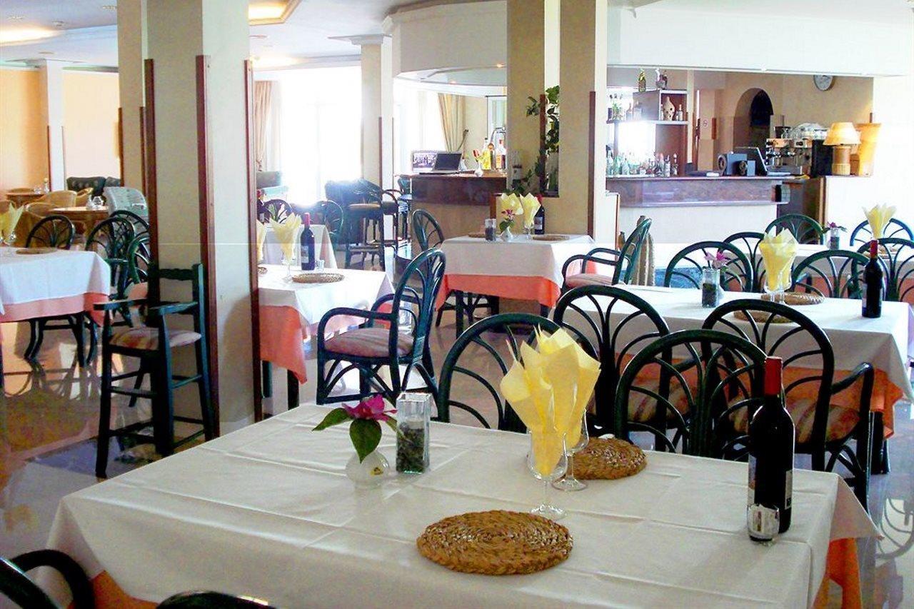Ona Village 4*