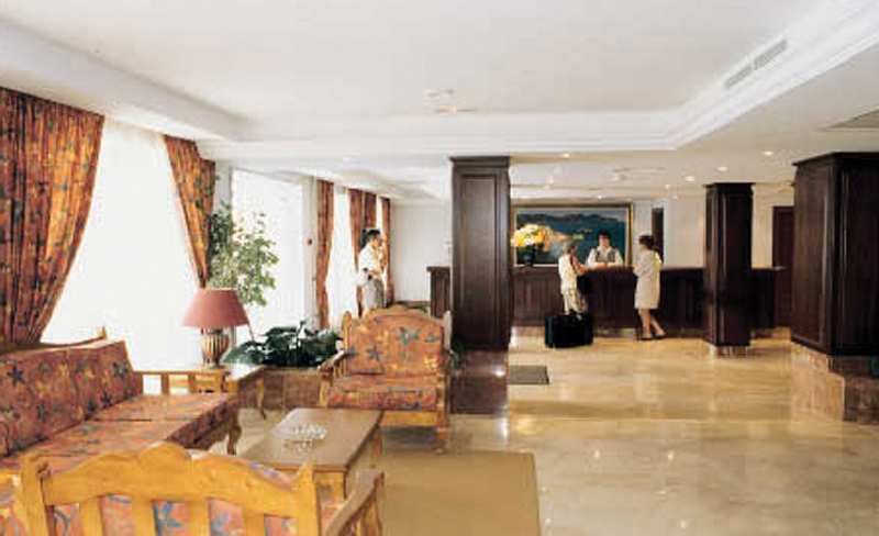 Hotel Cala Bona 3*