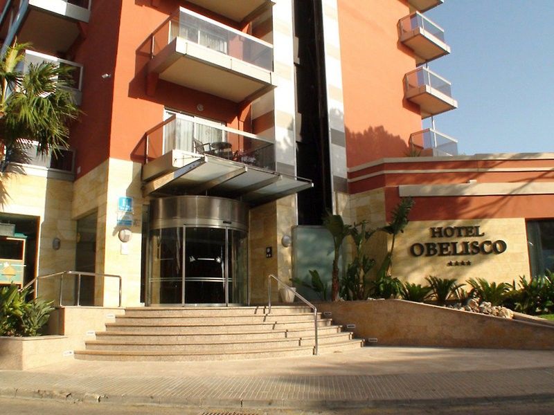 Obelisco 4*