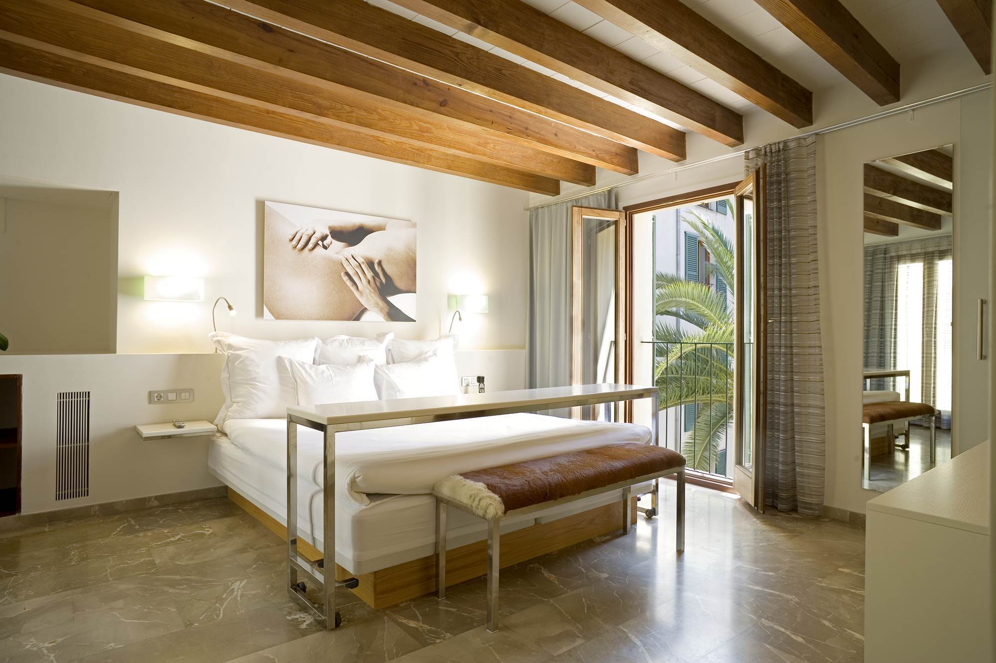 Petit Palace Tres Hotel 4*