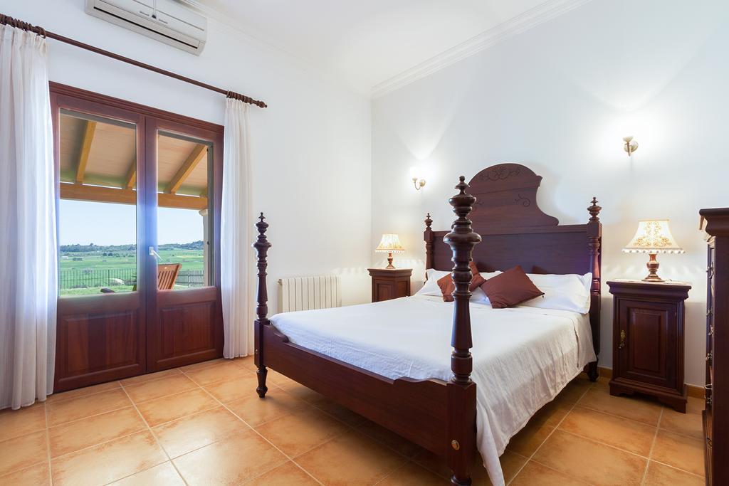 Son Gili Villa