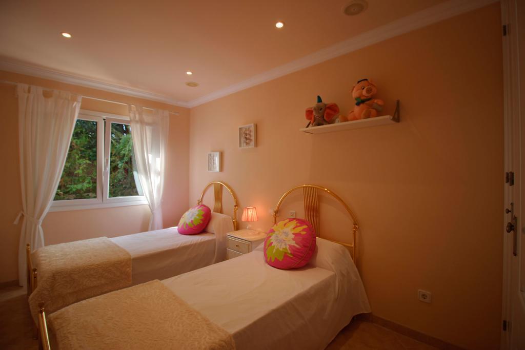 Far Villa *