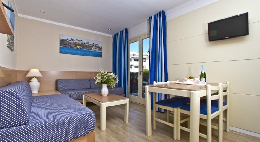 Apartahotel Flora 3*