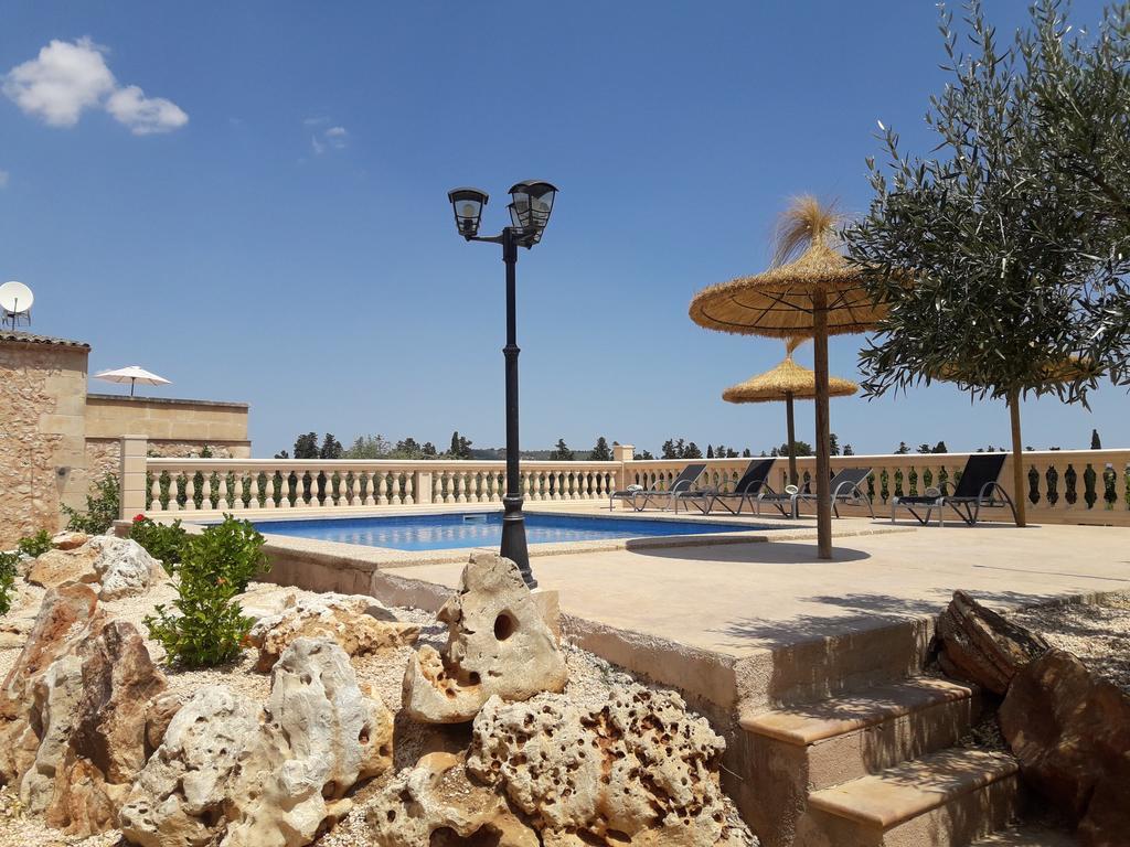 Es Lladoner Villa *