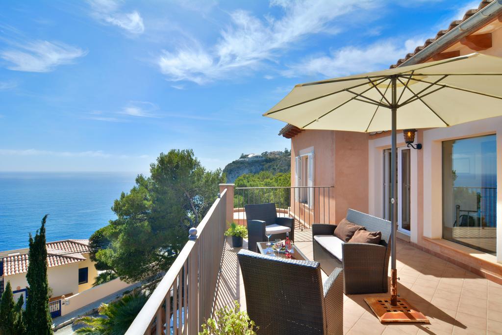 Villa With Enchanting Sea Views And Pool For 7 Guests *