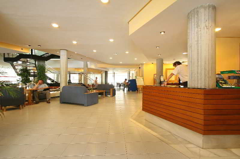 Apartahotel Flora