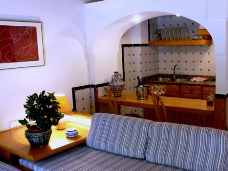 Aparthotel Es Baulo Petit 4*