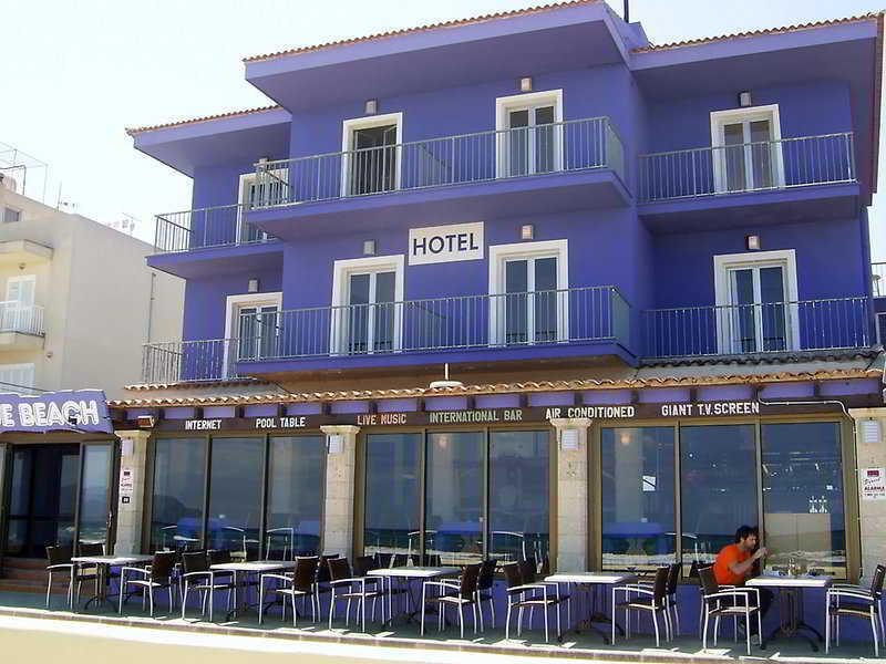 Blue Hotel *