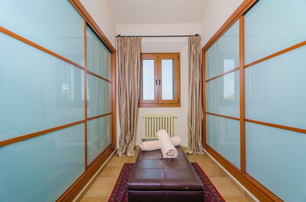 Corem Villa