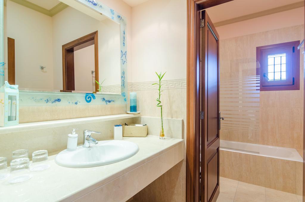 Corem Villa *