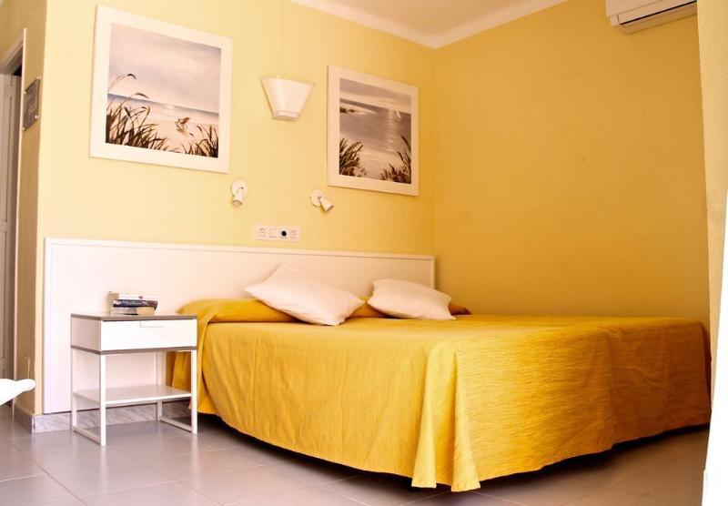 Hsr Gil (adults Only) Hostal Palmanova