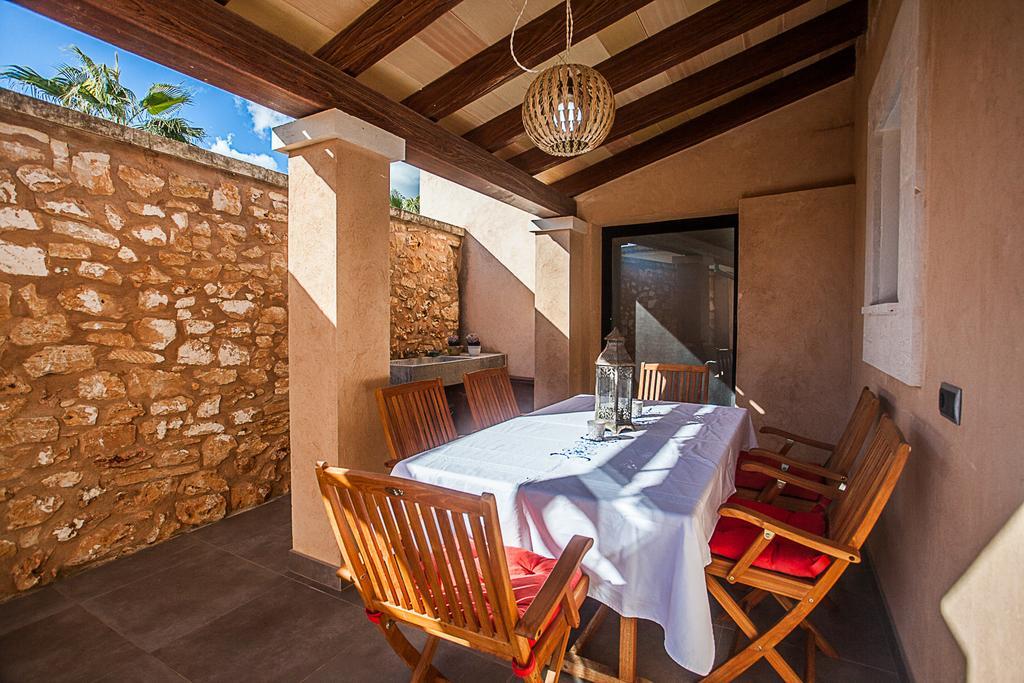 Pool House Marineta Llombarts