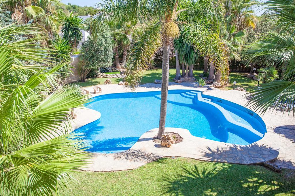 Gual Villa *