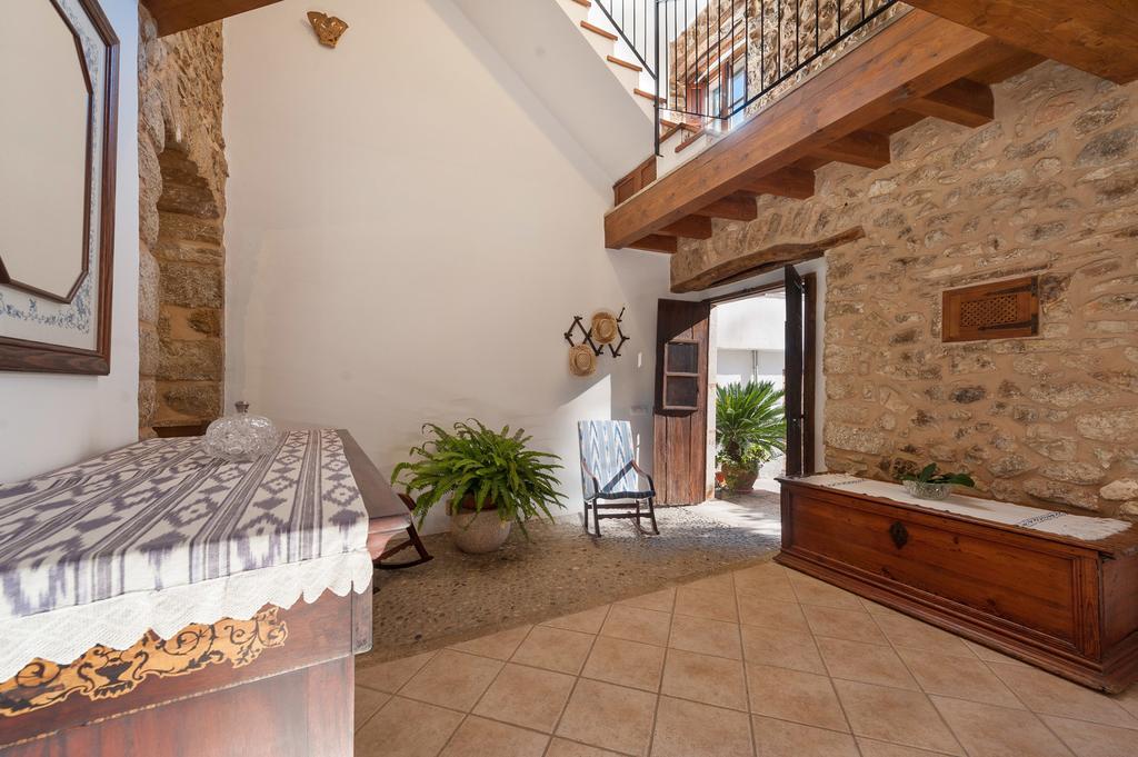 Ca N'abrines Villa