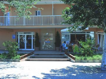 Golf Hotel