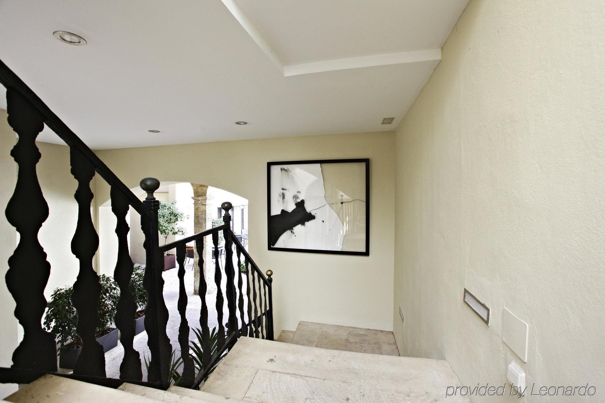 Hotel Petit Palace Tres 4*