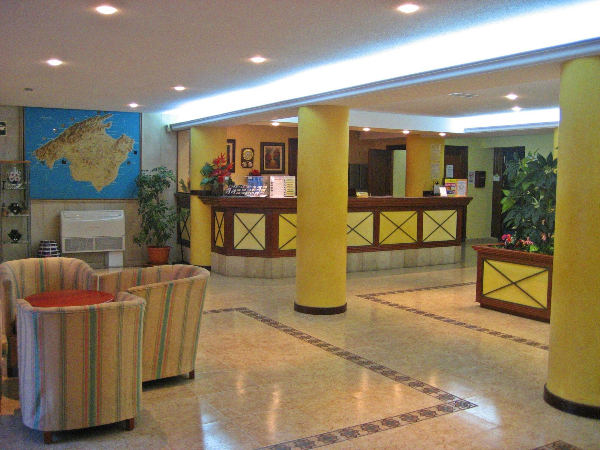 Riutort Hotel 3*