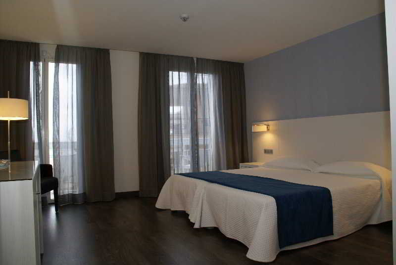 Hotel Cala Bona 3*