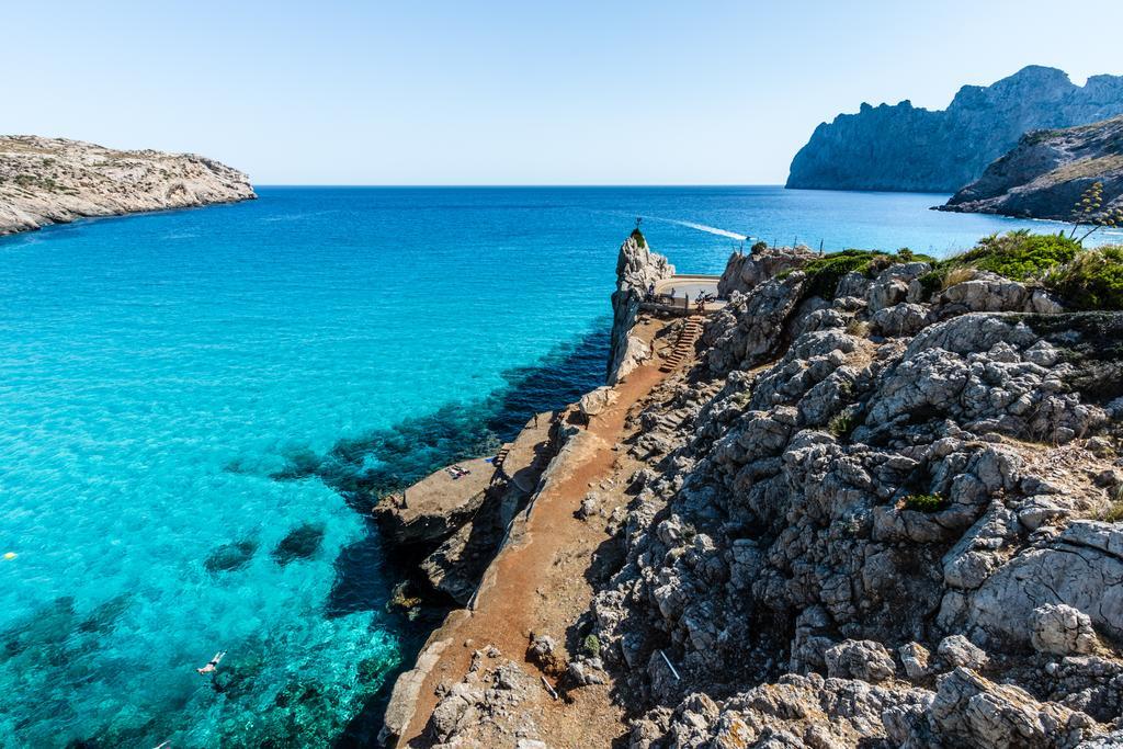 Townhouse On The Rocks By Homevillas360 Сasa de vacaciones Pollensa