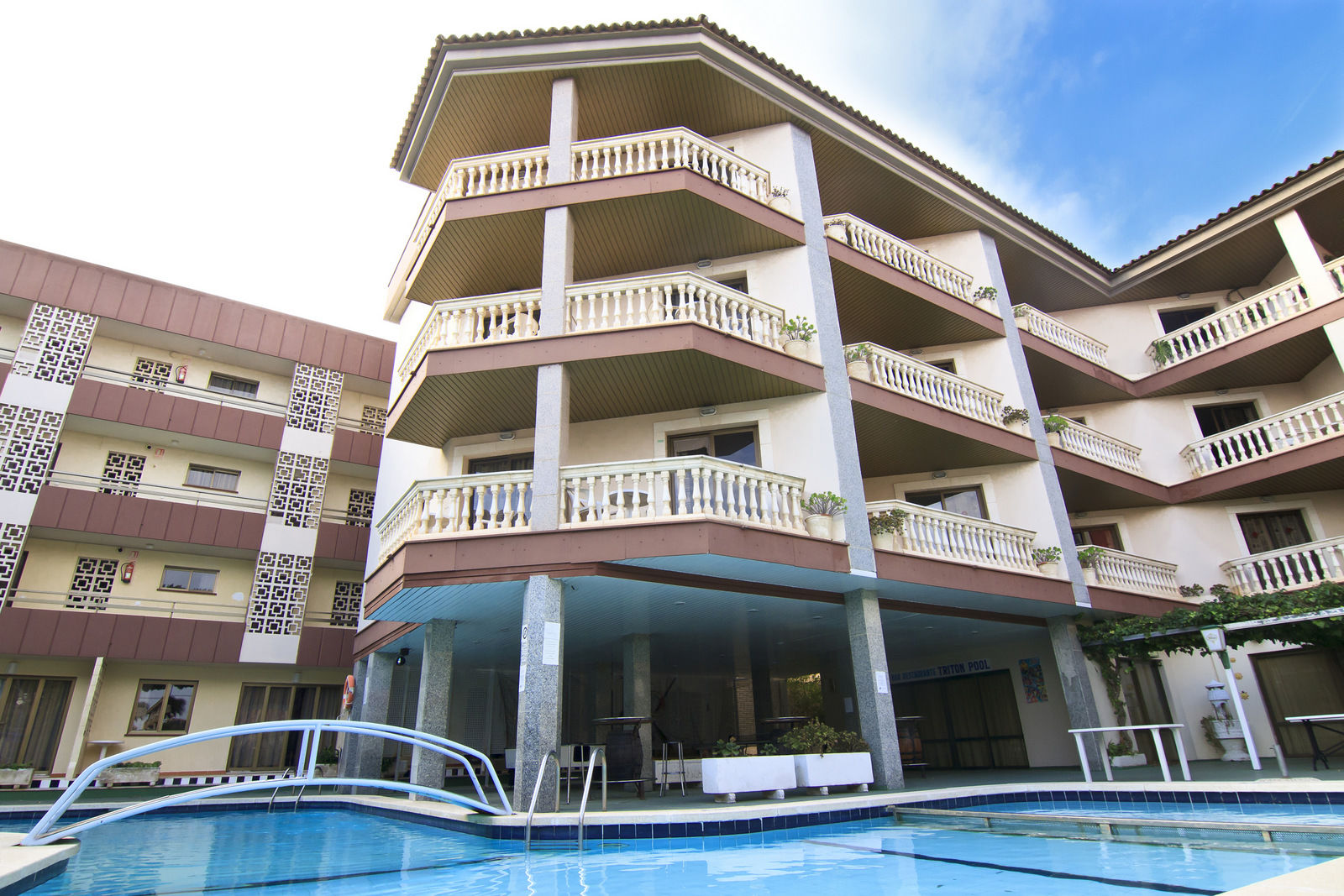 Triton Hotel 4*