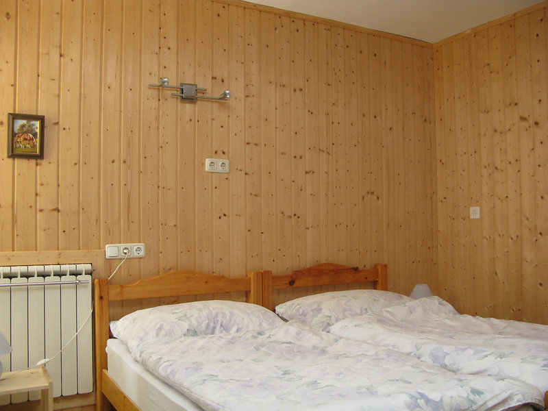108d - Three Bedroom Hotel 2*