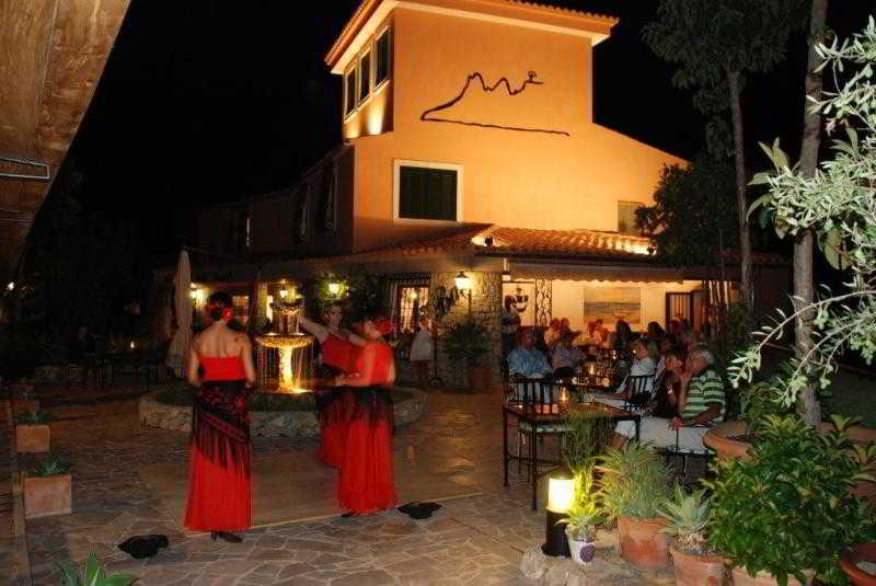 Petit Cala Fornells Hotel 5*