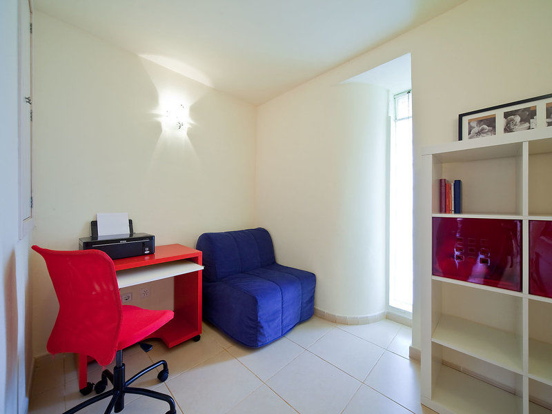 241a - Four Bedroom Hotel