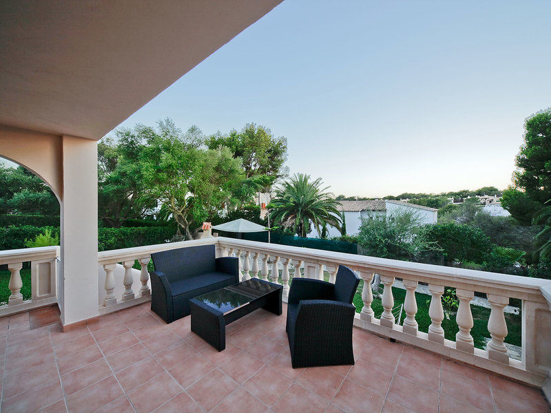 Hotel 241a - Four Bedroom 2*