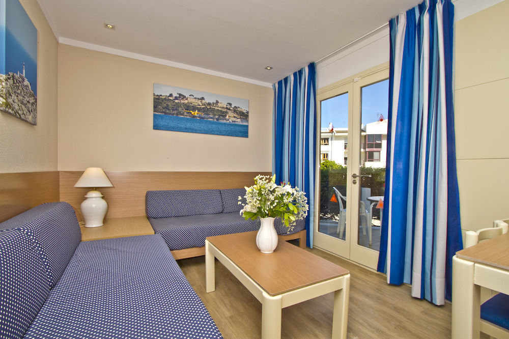Flora Apartahotel