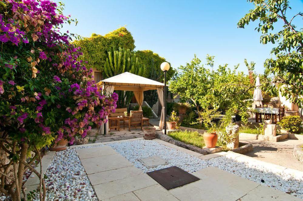 Leon De Sineu Hotel 3*