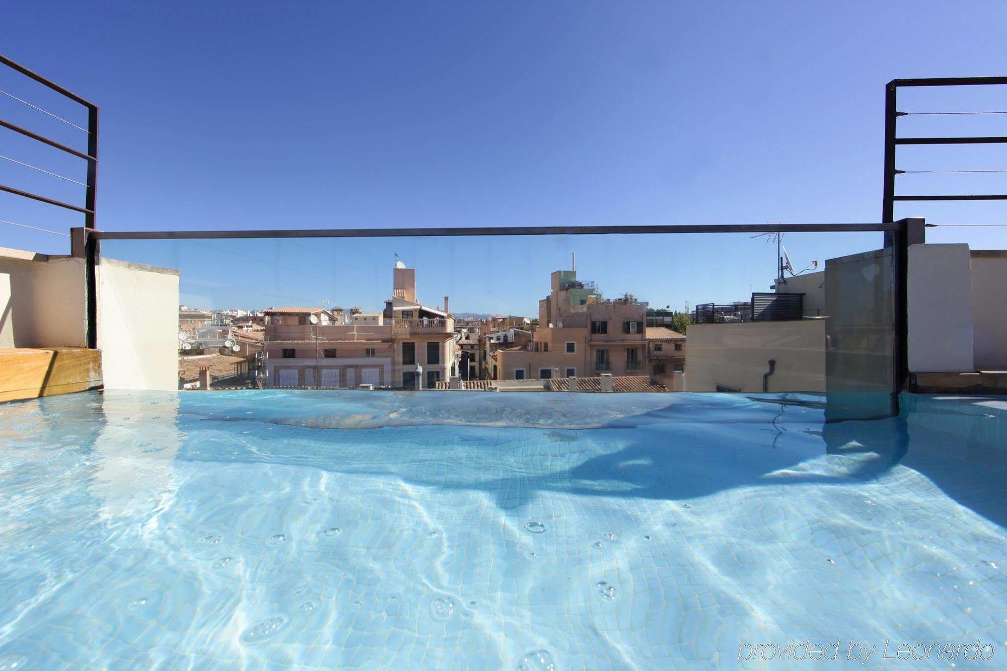 Petit Palace Tres Hotel 4*