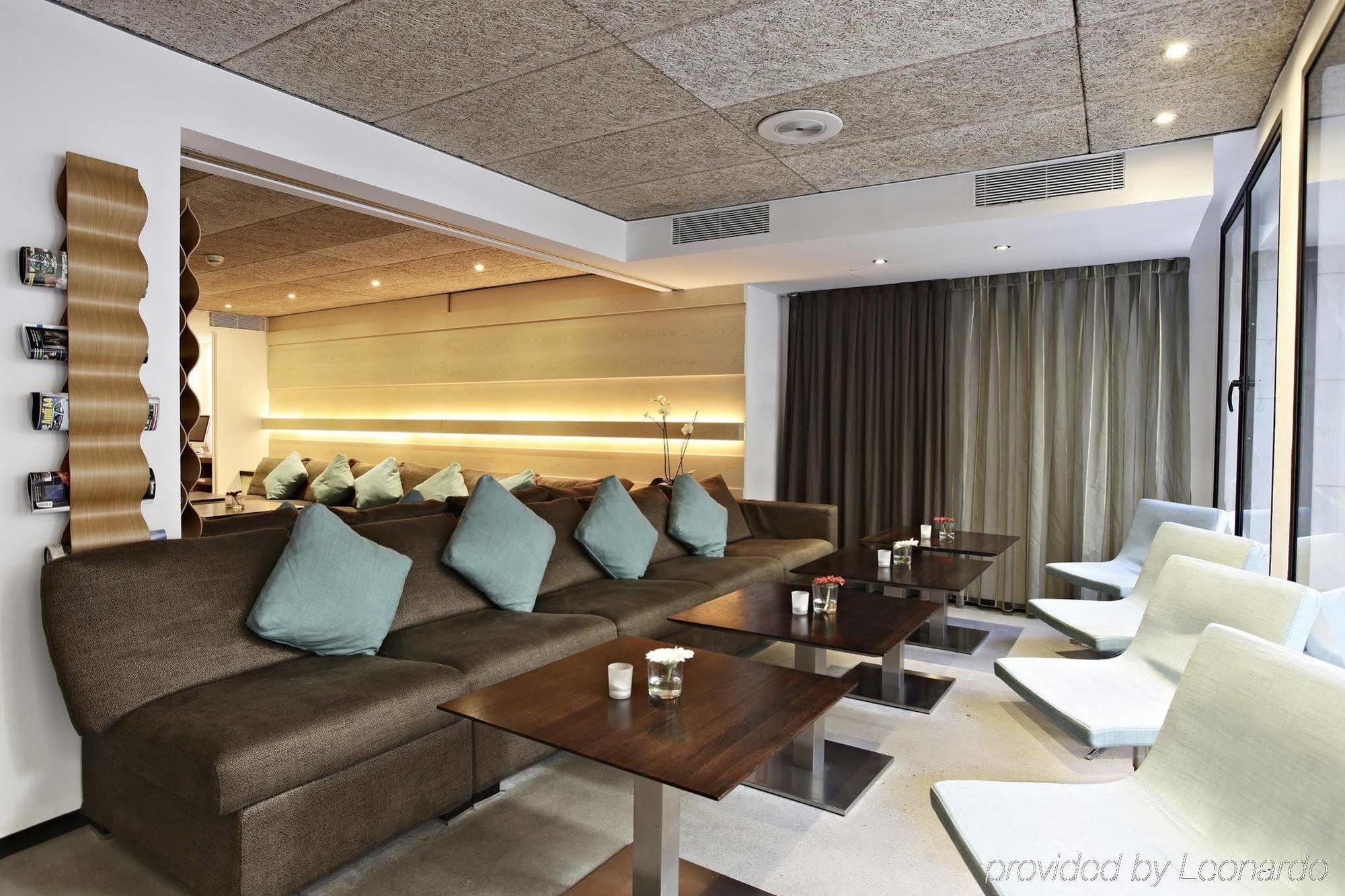 Hotel Petit Palace Tres 4*