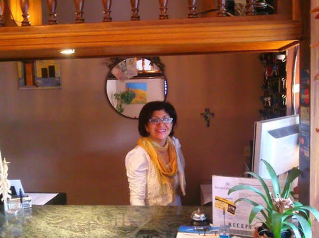 Elegance Diana Hostal