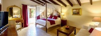 Son Grec Petit - Adults Only 4*