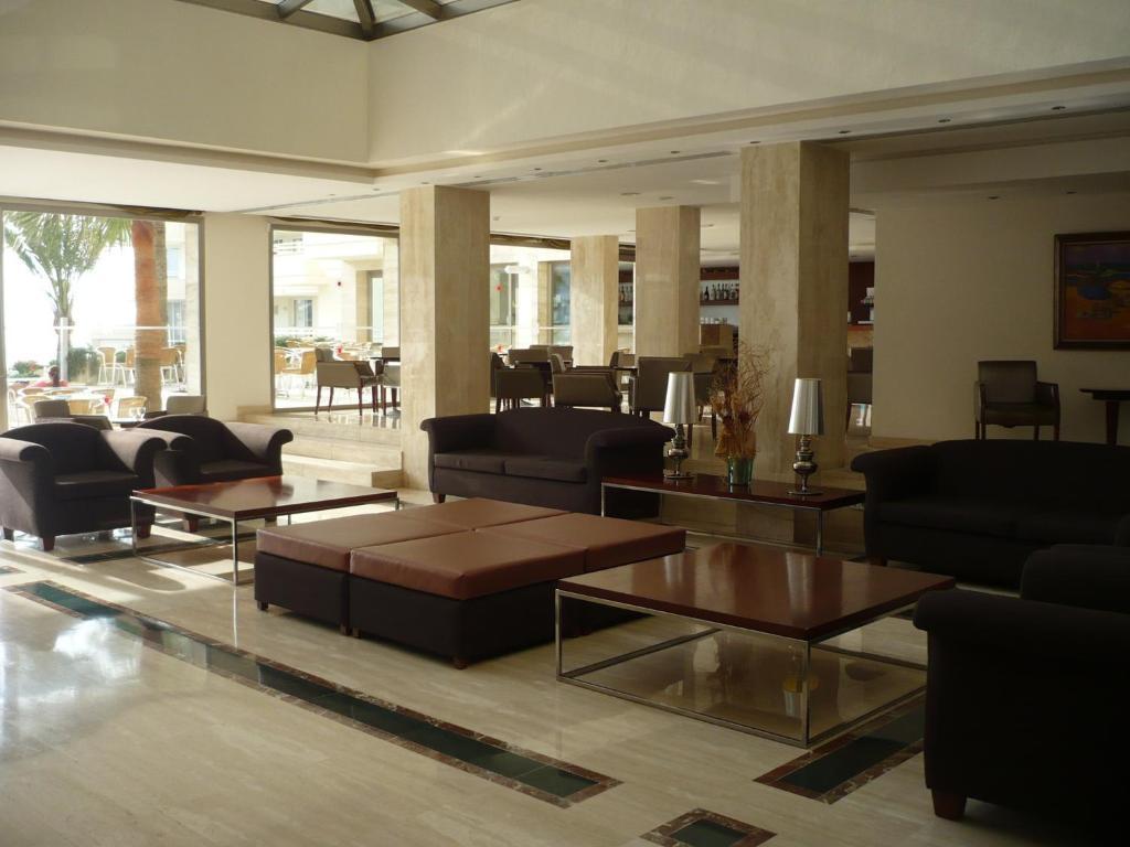 Playa Dorada Apartahotel