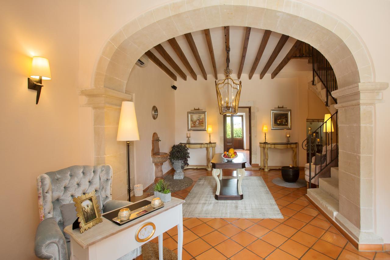 Casa Font I Roig 4* María de la Salud