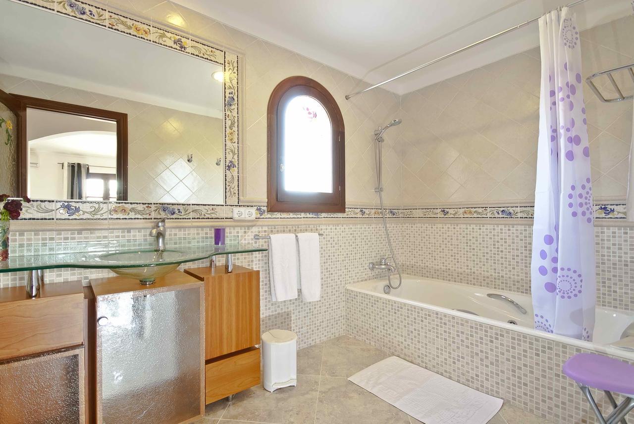 Villa Llac Blau - Mediterranean Styled With Pool *