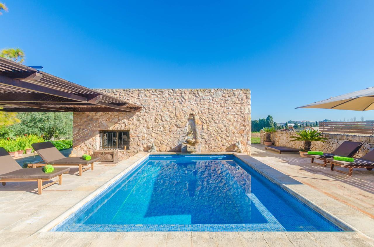 Villa Na Molla *