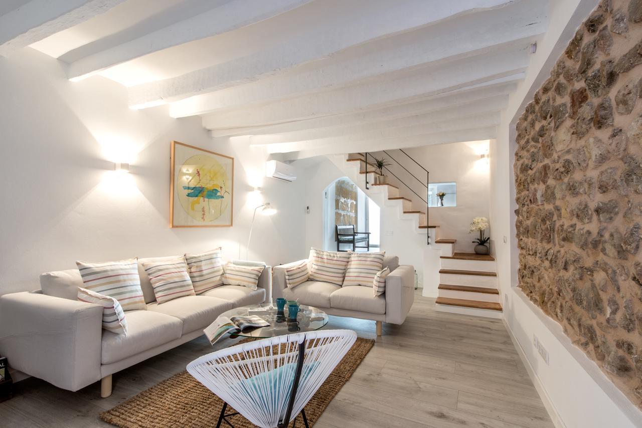 Townhouse On The Rocks By Homevillas360 * Pollensa