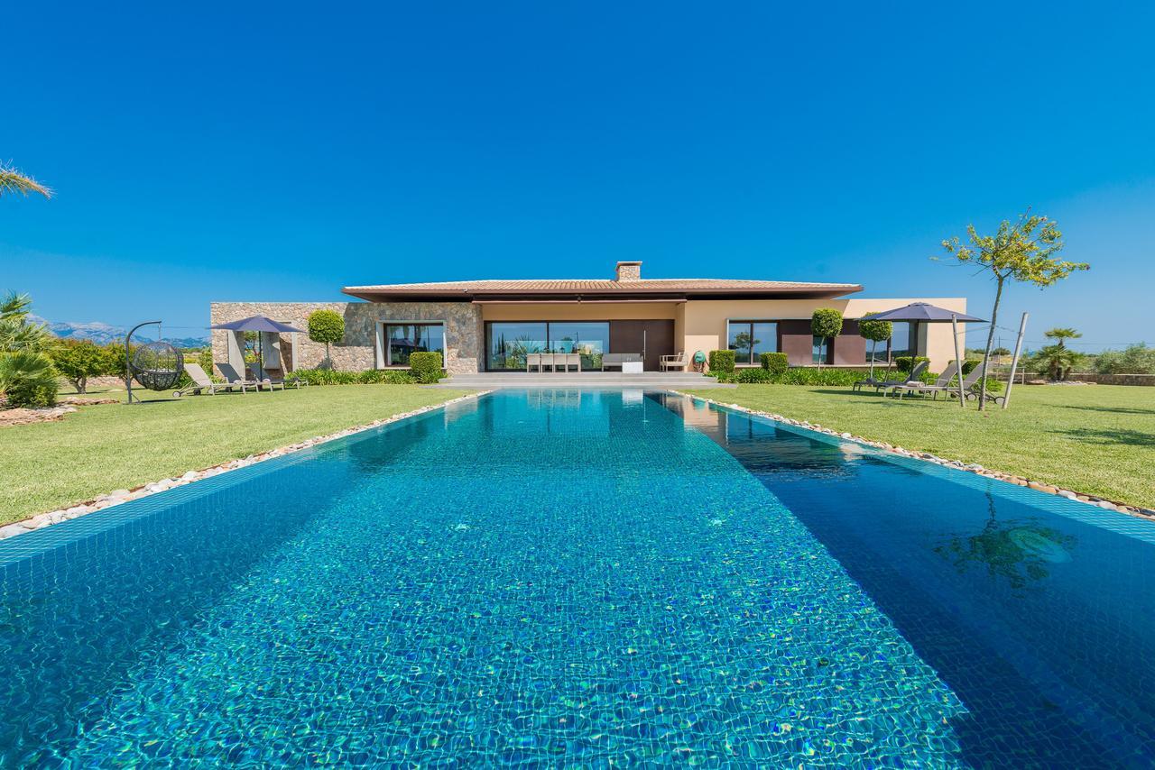 Short De Rius Villa