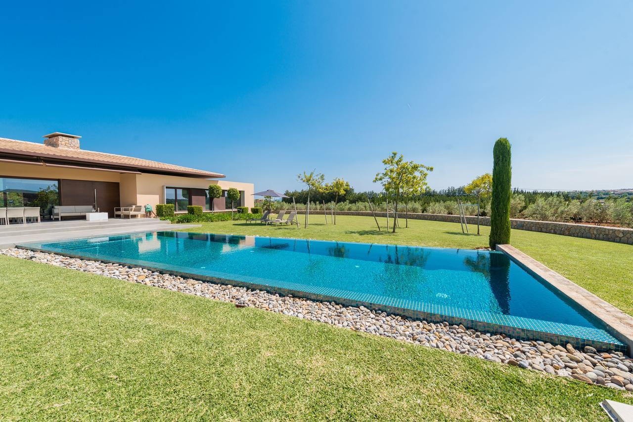 Short De Rius Villa