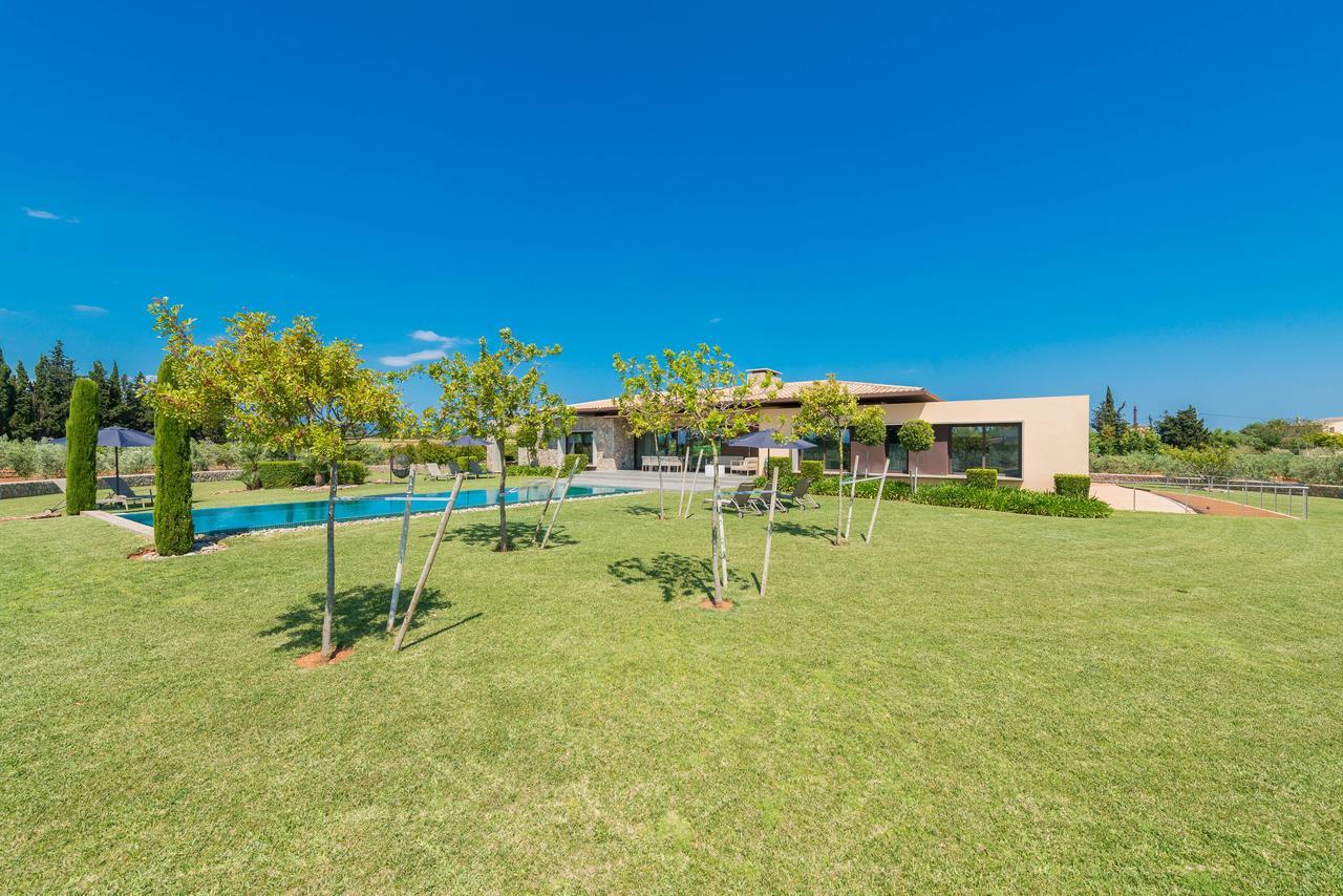 Short De Rius Villa *