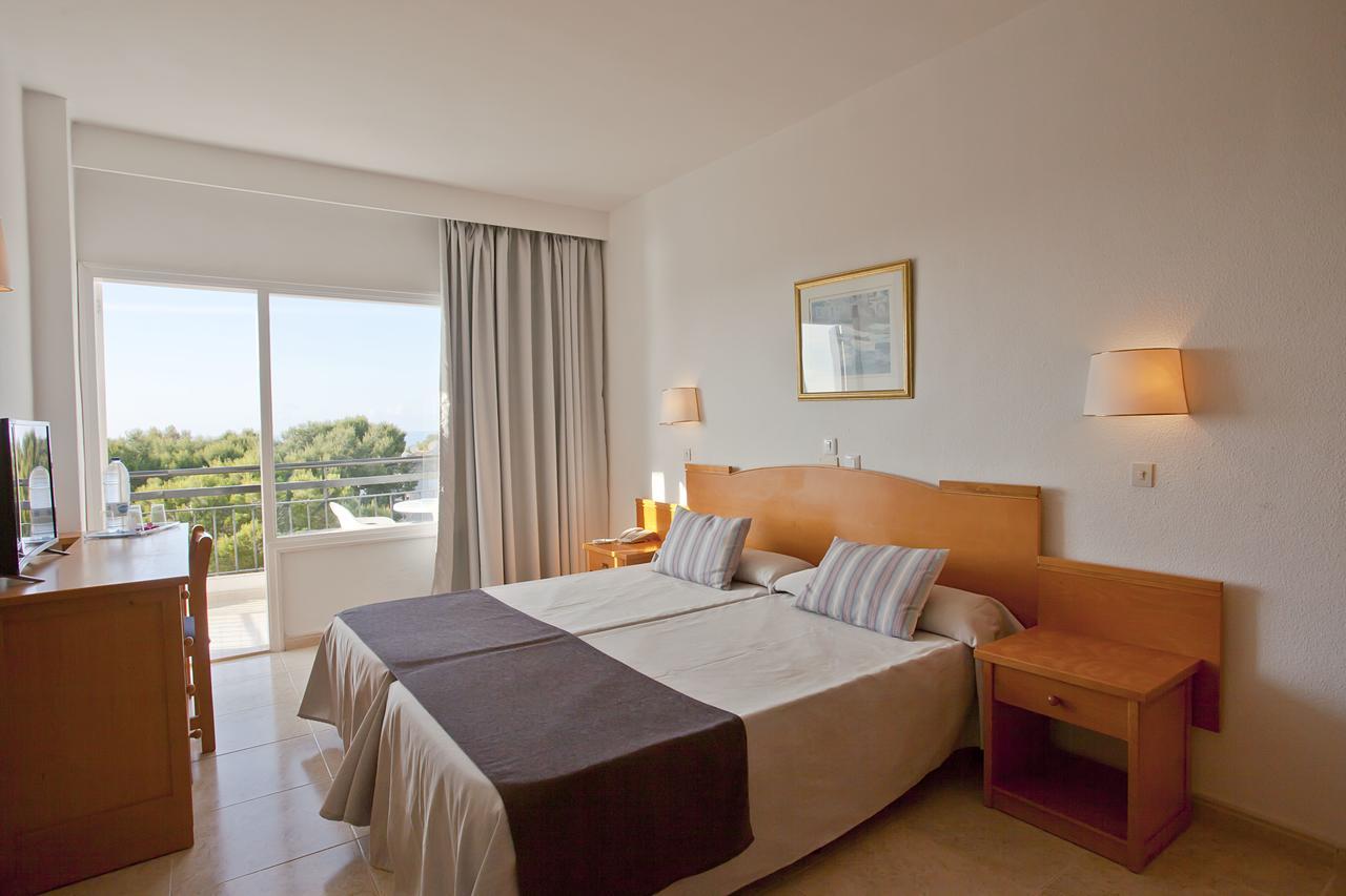 Hotel Cala Ferrera 3*